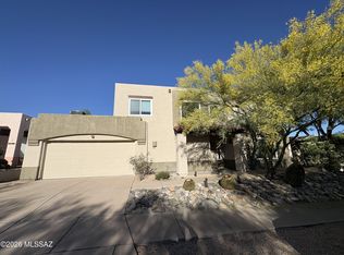 681 N Hearthside Ln, Tucson, AZ 85748
