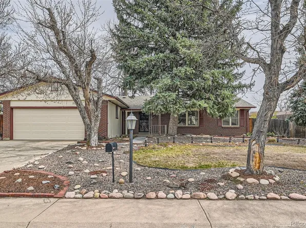 2056 S Newark Way, Aurora, CO 80014
