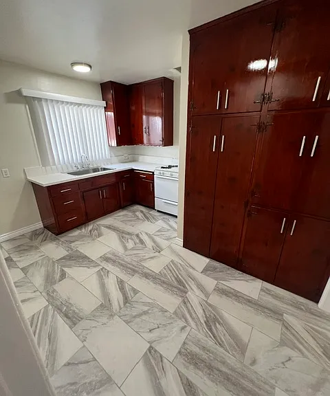 14215 Sylvan St #2 — Photo 13