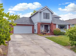 2944 Hollyburn Rdg, Medford, OR 97504