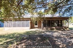 3rd image of 586 Jacks Rd