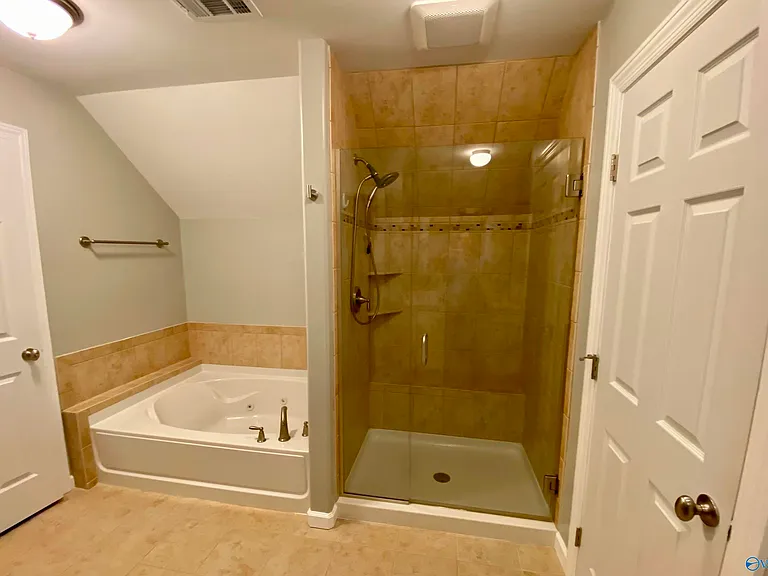 1111 Pegasus Dr NW — Photo 10