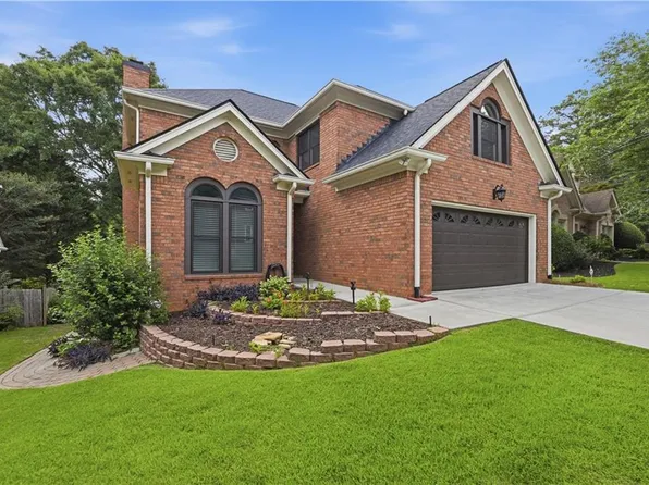 2809 Livsey Woods Dr, Tucker, GA 30084