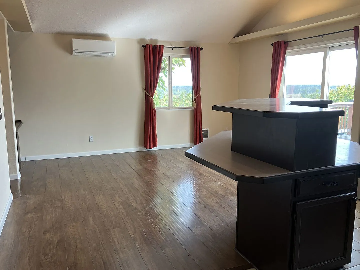 Four Bedroom Home in West Salem with a View! — Photo 2