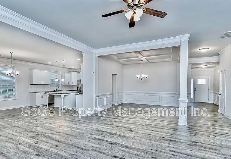 110 Northwild Dr — Photo 2