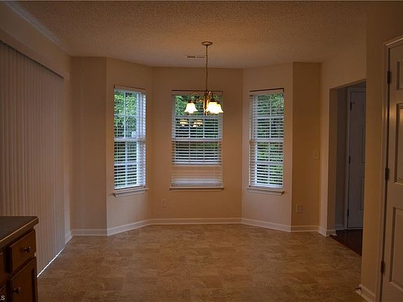 3rd image of 100 Breezeway Ln