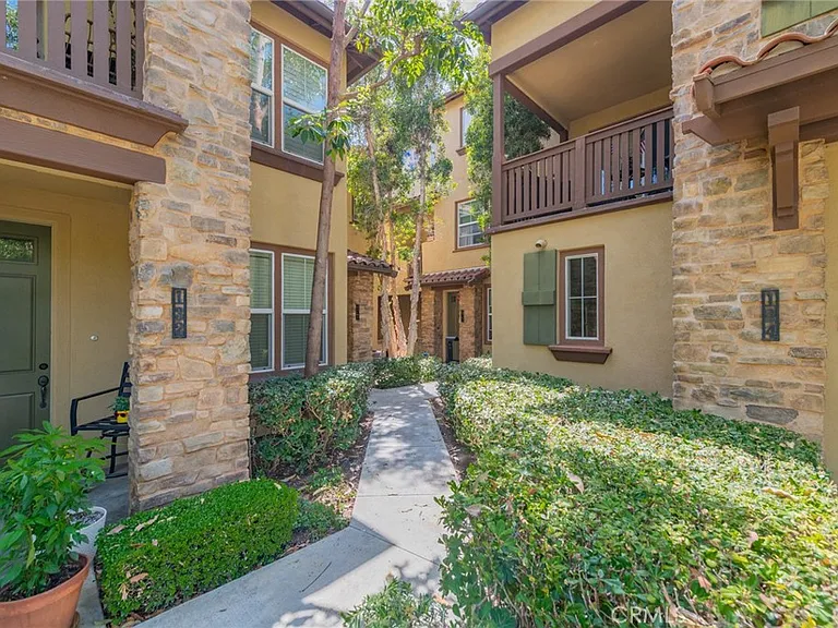128 Coral Rose — Photo 2