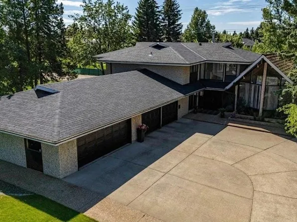 23 Westbrook Dr NW, Edmonton, AB T6J 2C8