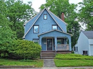 4009 Rosemond Rd, Cleveland Heights, OH 44121