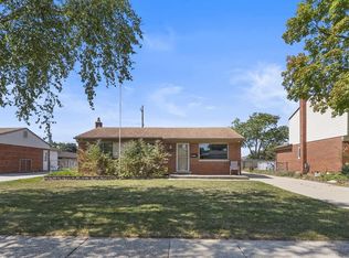 41515 Hamilton Dr, Sterling Heights, MI