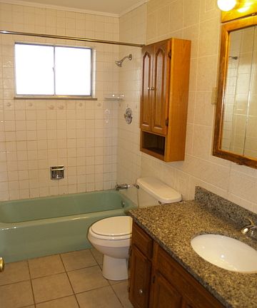 5th image of 1353 Stanley Blvd