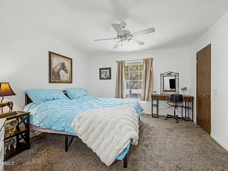 10454 W Palmeras Dr — Photo 7