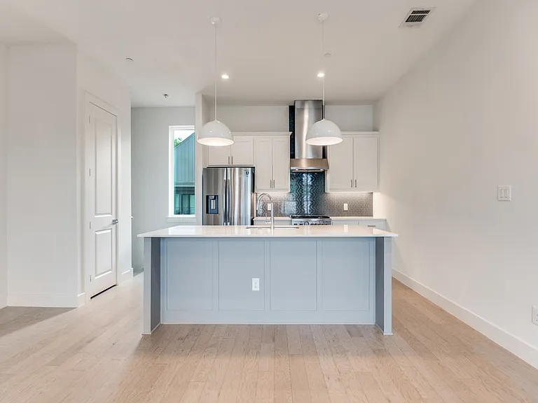 5515 Bryan Pkwy #104 — Photo 4