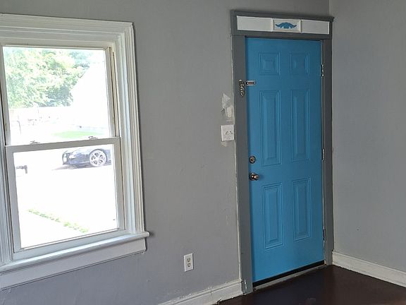 3rd image of 507 E Ladies Mile Rd