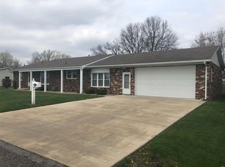 621 W 8th St, Staunton, IL 62088