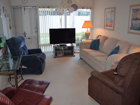 3rd image of 4315 Tahitian Gardens Cir APT G