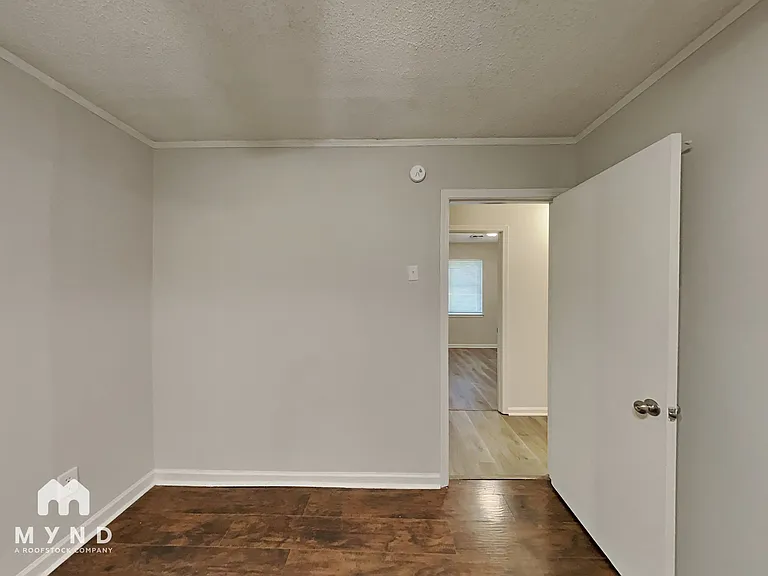 4734 Bradford Dr — Photo 7