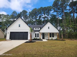 813 Boundaryline Dr NW, Calabash, NC 28467