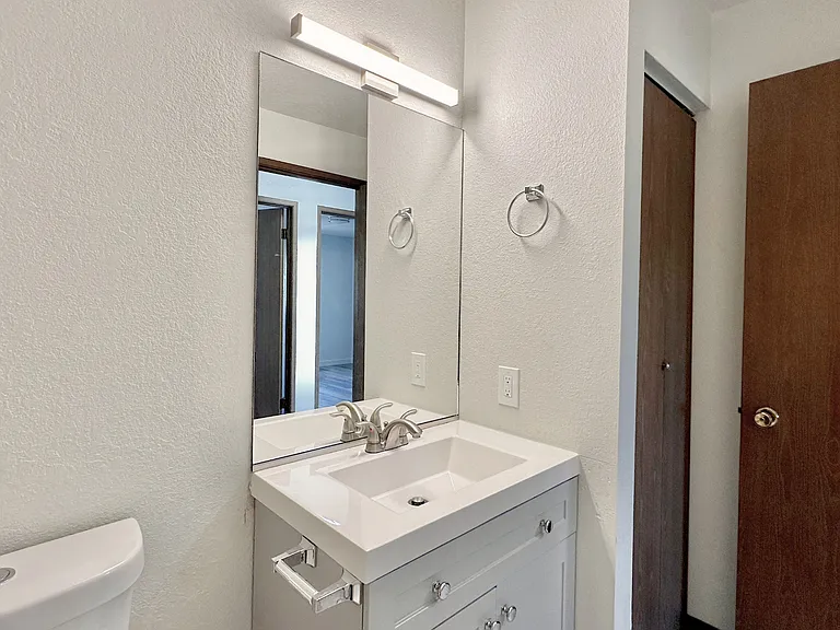 211-225 N Peterson Dr — Photo 22