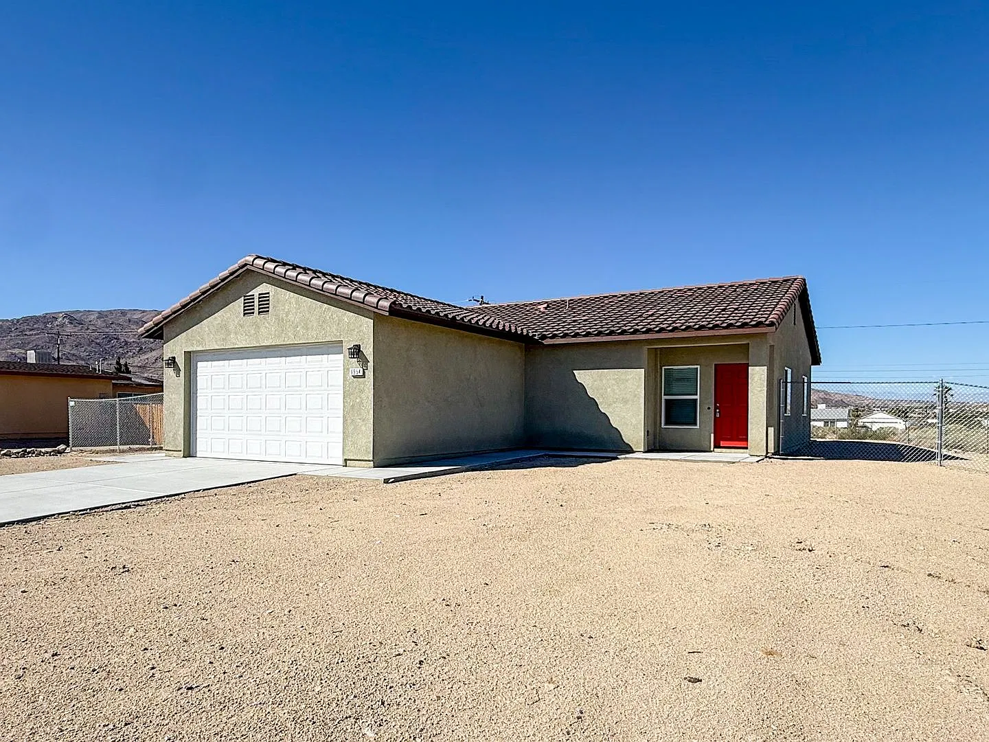 29 Palms Home with Solar — Photo 1