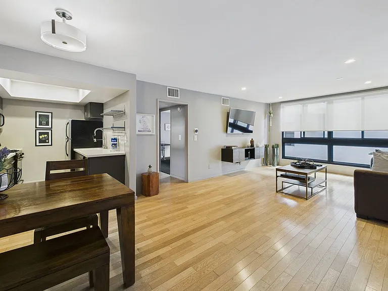 888 Hilgard — Photo 21