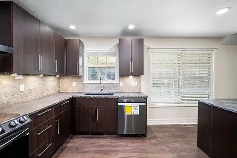 1143 S Elmwood Ave — Photo 5