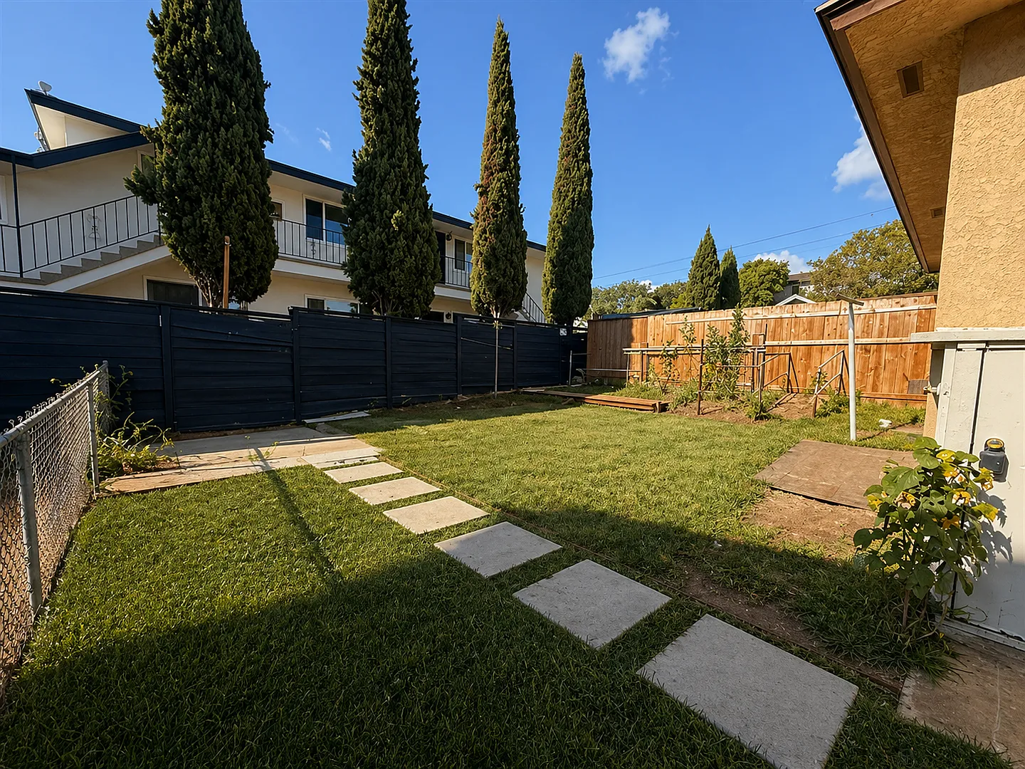 North National City 2 bedroom Home with large private yard and parking — Photo 2