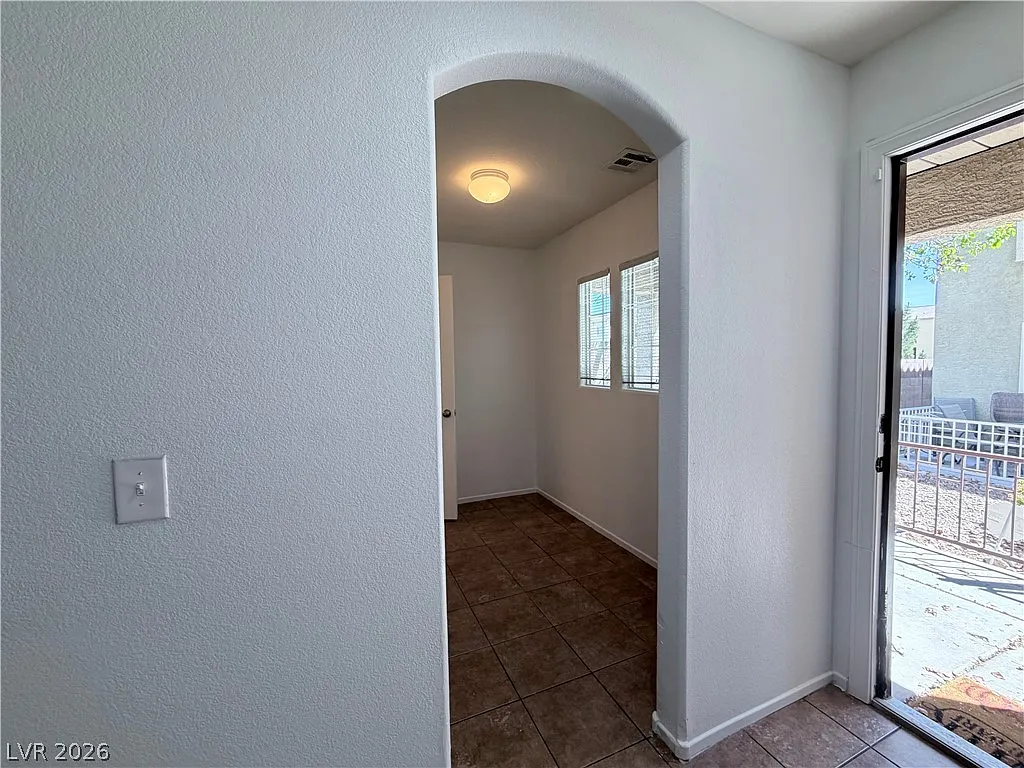 3 bed, 2.5 bath, 1507 sqft, $2,000 — Photo 3
