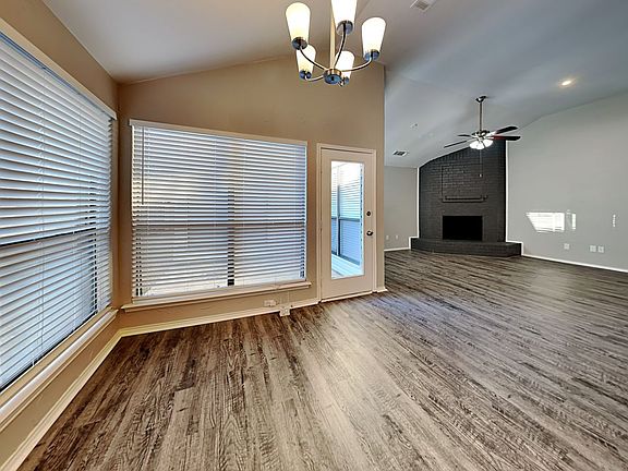 5th image of 212 Hemlock Dr