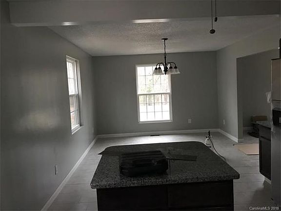 5th image of 1321 Hillwood Dr