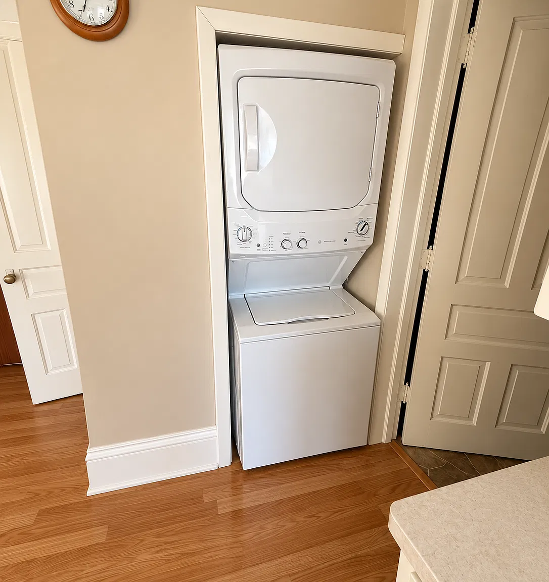 Erie 4 unit — Photo 1