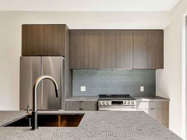 301 Keele St #4 — Photo 11
