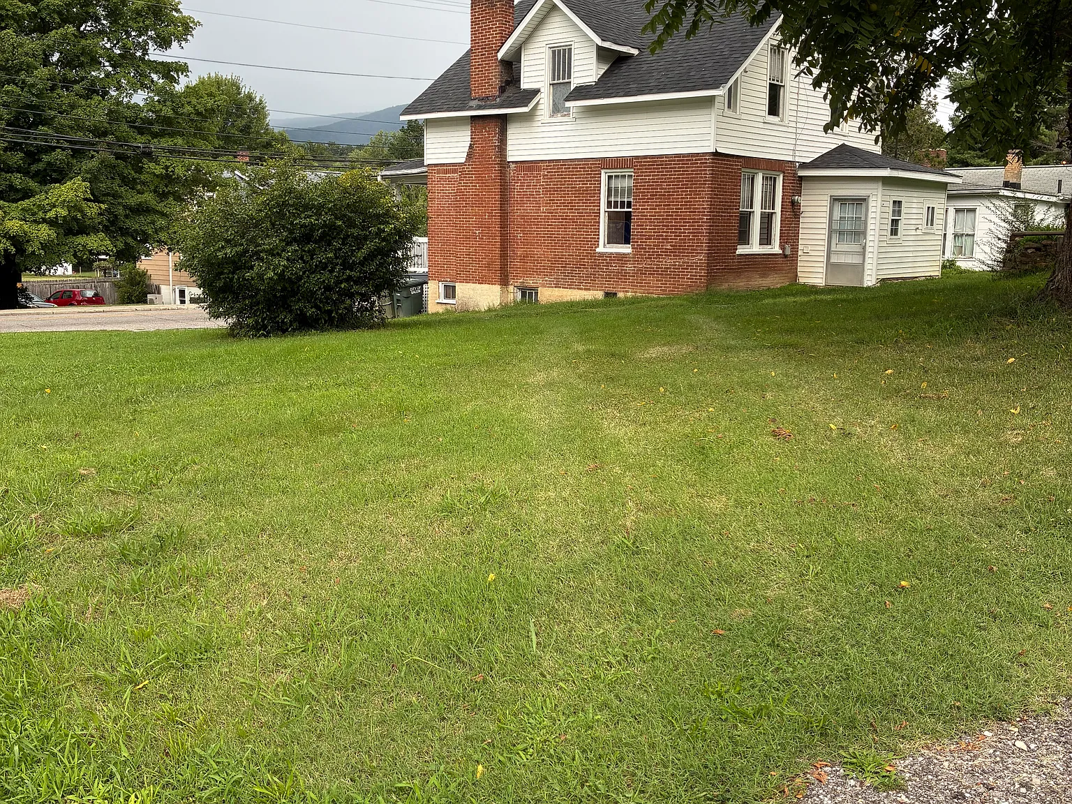 4 bed, 1092 sqft, $1,800 — Photo 3