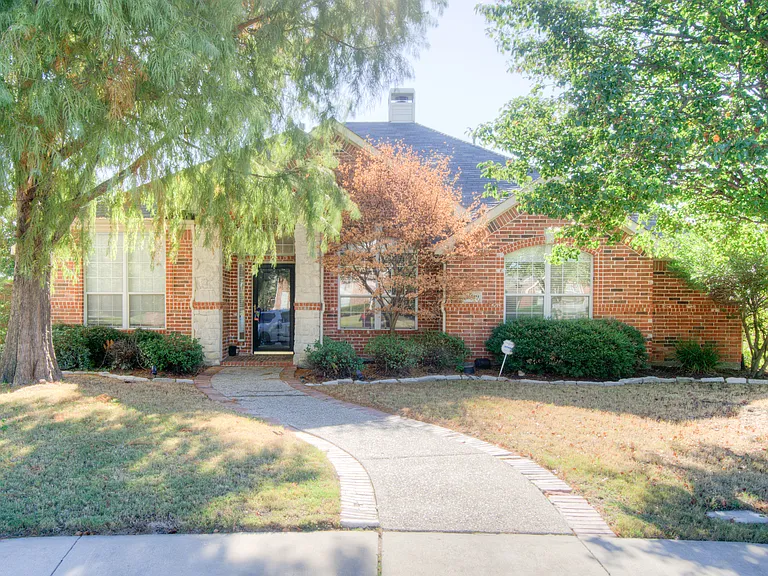 4909 Clove Ct — Photo 1