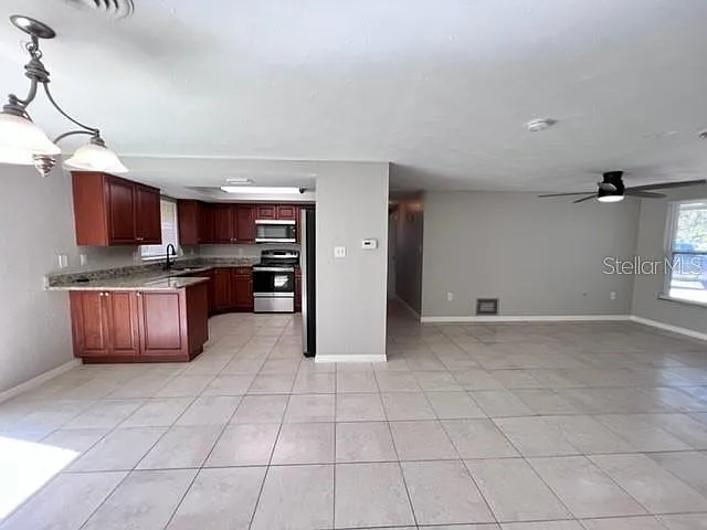 424 Vannell St — Photo 11