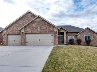 5186 E Wild Horse Dr, Springfield, MO 65802