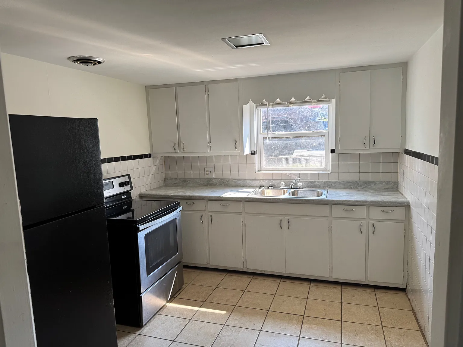 1116 Broadmoor Drive — Photo 4