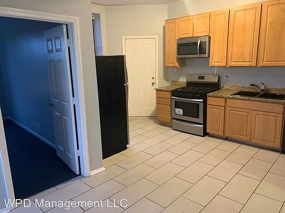 4th image of 5253 S Prairie Ave #3
