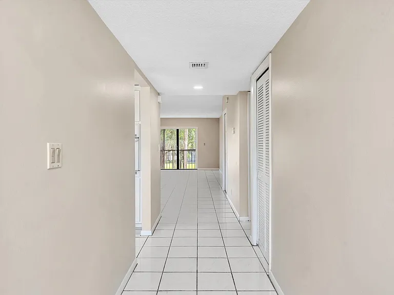 16252 Laurel Dr #201 — Photo 4