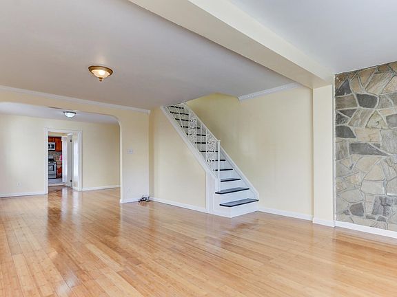 4th image of 9219 220th St Floor 1