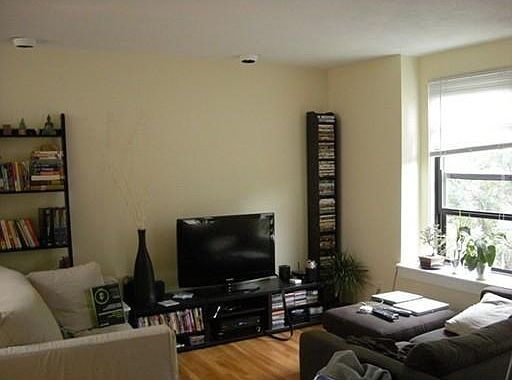2nd image of 207 W Springfield St APT 5