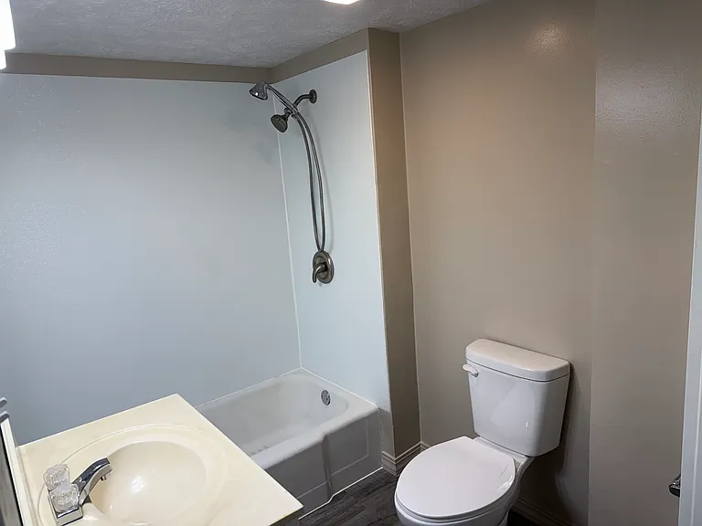 243 Rockwell St — Photo 14