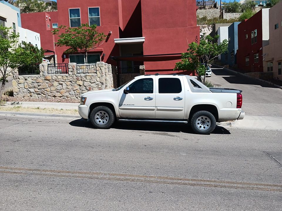 1st image of 4008 Camelot Heights Dr #A