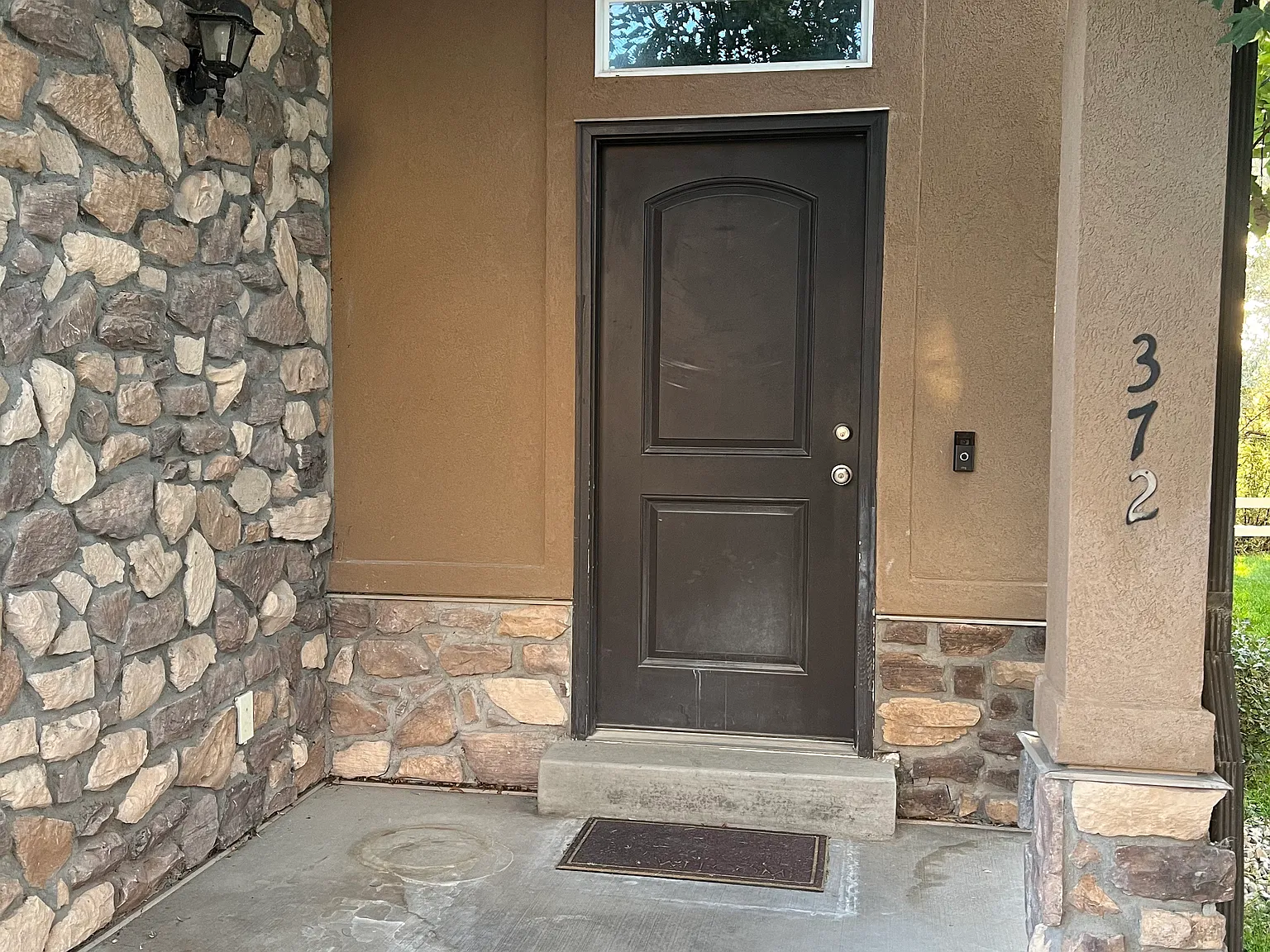 3 bed, 2.5 bath, 1640 sqft, $2,300 — Photo 2