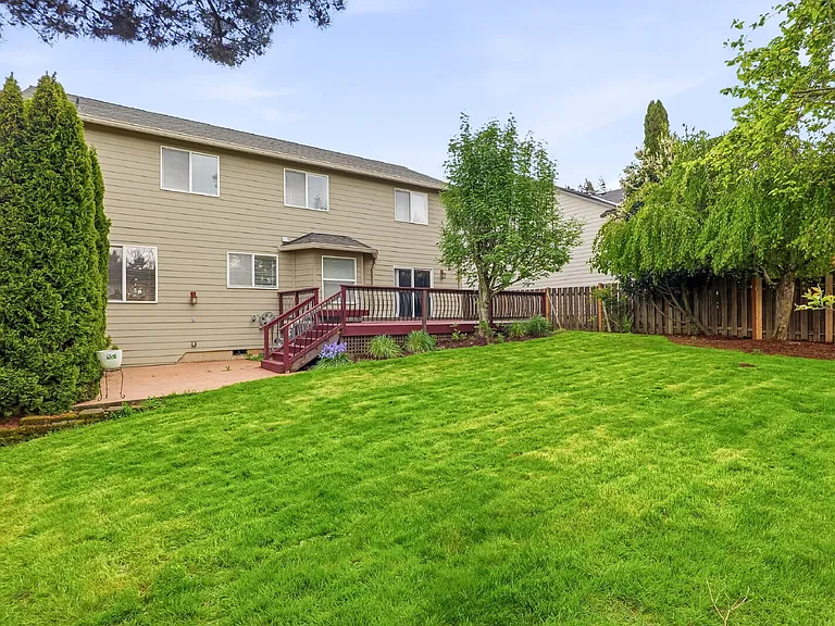 3521 NW Dahlia Dr — Photo 38
