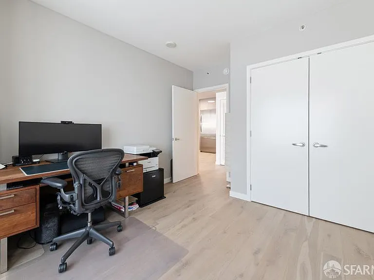 318 Spear St #8H-L — Photo 15