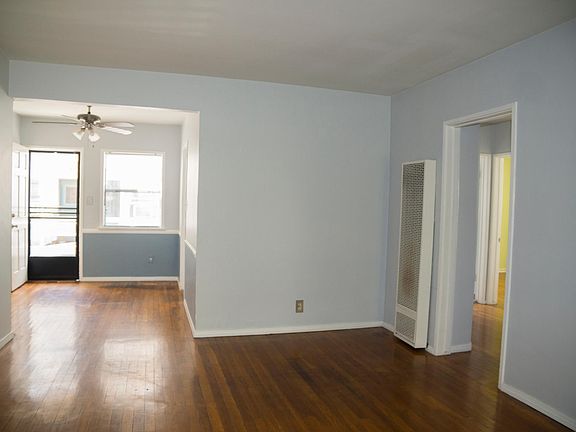 Dinning Area, Rear Entry