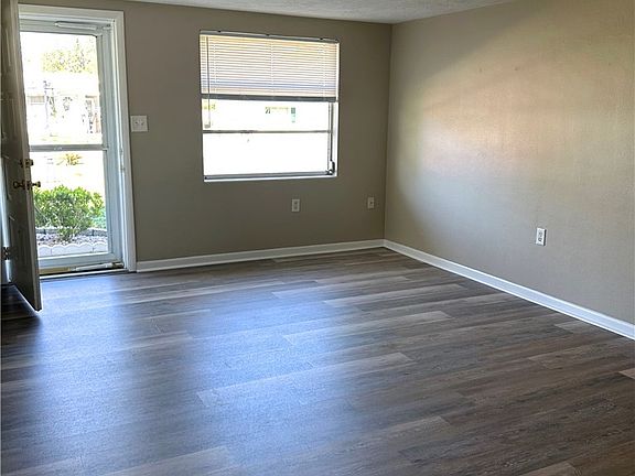 2nd image of 6 Donna St