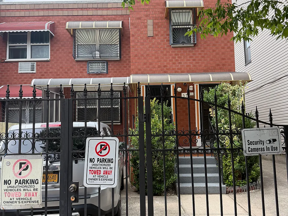 57 Menahan St #1
