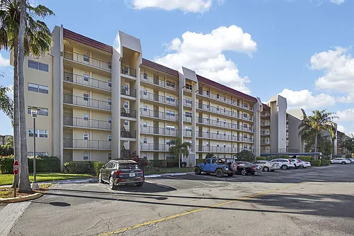 3590 Via Poinciana #202 Photo 1